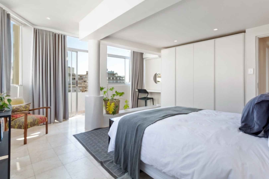 2 Bedroom Property for Sale in Sea Point Western Cape